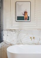 Villa Albi - Machne Yehuda Hotel