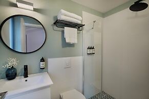 Villa Albi - Machne Yehuda Hotel