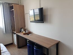 Sleep To Fly Hotel & Hostel