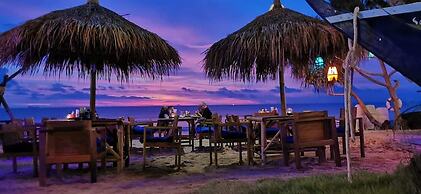 Harry's Sunset Klong Nin Beach