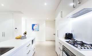 Deluxe Apartment with City Central View