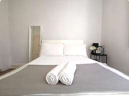 Deluxe Apartment with City Central View