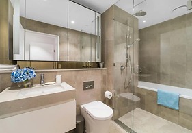 Deluxe Apartment with City Central View