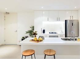 Deluxe Apartment with City Central View