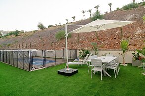 Dov Garden apartment with private pool
