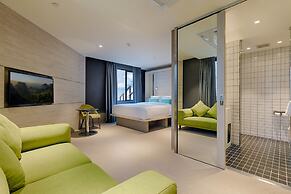 The Upper House Hotel