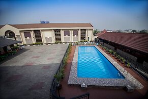 Gracious Hotel