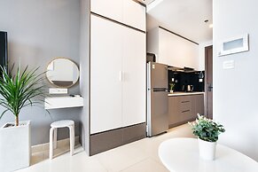 SAIGON 9 - Rivergate Residence Infinity Pool