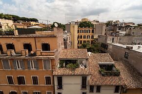 Room Mate Collection Gran Filippo, Rome-Fontana di Trevi