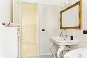 Salvator Rosa Metro Station Flat