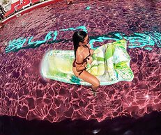 Beach Club Odessa Hotel