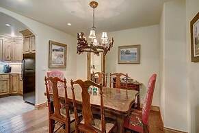 Cozy & Central Arrowhead Ge Townhome 2 Bedroom Condo by RedAwning