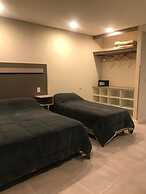 Los Robles Apart Hotel