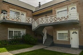 Los Robles Apart Hotel