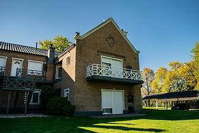 Los Robles Apart Hotel