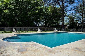 Los Robles Apart Hotel