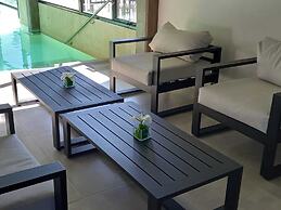 Los Robles Apart Hotel