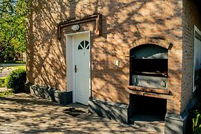 Los Robles Apart Hotel