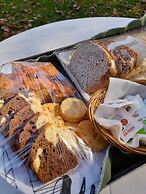 Los Robles Apart Hotel