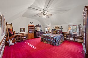 Full Moon Inn B&B