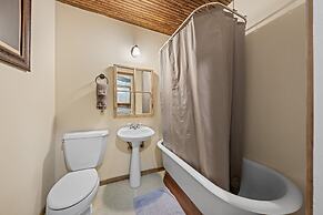 Full Moon Inn B&B