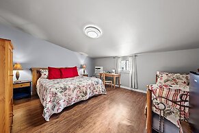 Full Moon Inn B&B