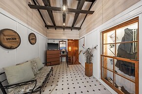 Full Moon Inn B&B