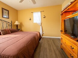 7 Bedrooms in Large Private Vacation Home by Florida Dream Homes