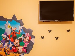 Private Screened Splash Pool Overlooking Tranquil Lake Right Beside Di