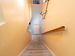 Private Screened Splash Pool Overlooking Tranquil Lake Right Beside Di