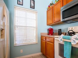 Private Screened Splash Pool Overlooking Tranquil Lake Right Beside Di