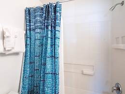 4 Bed and 3 Bath in Perfect Location With Pool by Florida Dream Home