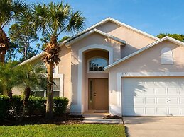 4 Bed and 3 Bath in Perfect Location With Pool by Florida Dream Home