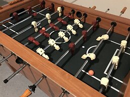 7 Bedroom Home With Private Screened Pool Spa Gameroom and 2 Master Su