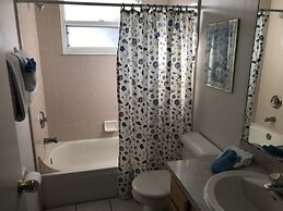 3 Bedroom Home With Private Screened Pool With Rock Waterfall Feature 