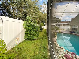 3 Bedroom Home With Private Screened Pool With Rock Waterfall Feature 