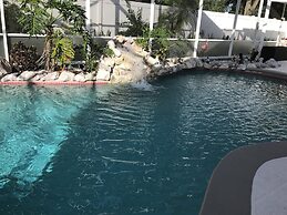 3 Bedroom Home With Private Screened Pool With Rock Waterfall Feature 