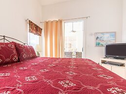 3 Bedroom Home With Private Screened Pool With Rock Waterfall Feature 