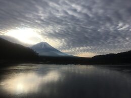 Shoji Lake Hotel