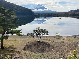 Shoji Lake Hotel