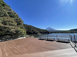 Shoji Lake Hotel