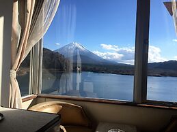 Shoji Lake Hotel