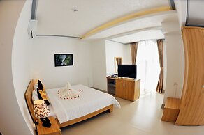 Tam Chau Luxury Hotel