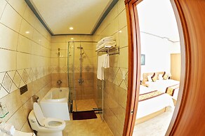 Tam Chau Luxury Hotel