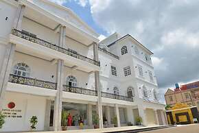 Tam Chau Luxury Hotel