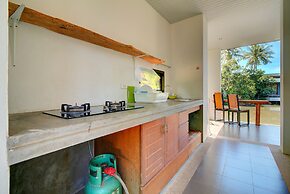 Sunny Resort Lake House