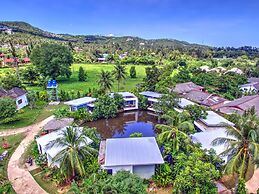 Sunny Resort Lake House