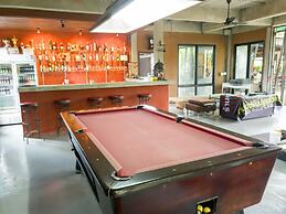 Sunny Resort Lake House