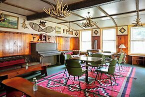 Urban Cowboy Lodge