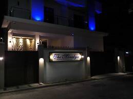 The Monalysa Suites & Residence